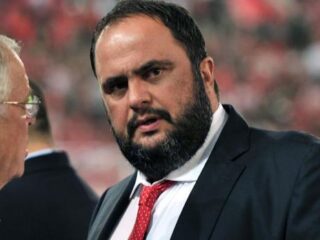 Woedende Olympiakos-eigenaar stuurt alle spelers 'verwende' eerste elftal weg