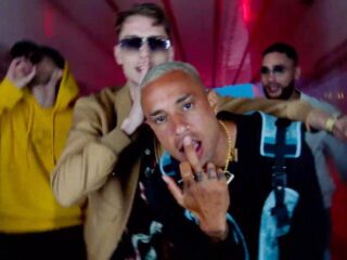 Bizzey en Yung Felix brengen de festivalvibes terug met 'Becky' ft. Josylvio en Tellem