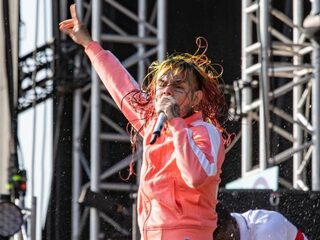 6ix9ine mag straf thuis uitzitten wegens coronavirus