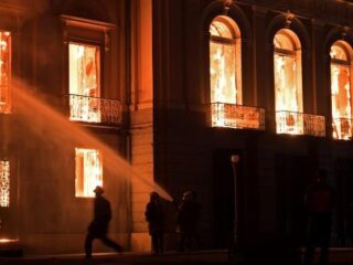 Nationaal Museum van Brazilië compleet verwoest door brand