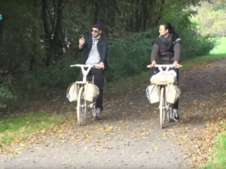 Mohammed en Rudy gingen op een houten fiets van Maassluis naar Mekka