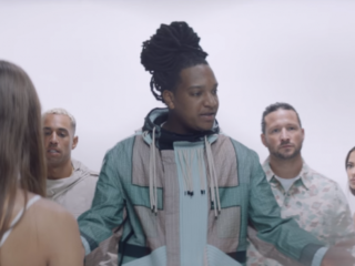 Bizzey hard aangereden in videoclip van Kraantje Pappie