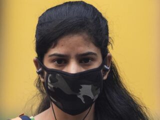 Noodtoestand door smog in New Delhi: alsof je 50 sigaretten per dag rookt