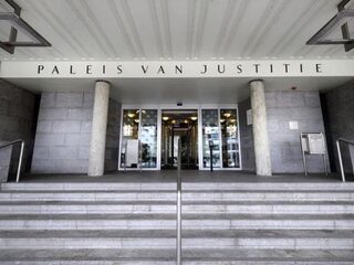 Stiefvader verwekt kinderen bij zusjes van 13 en 15 jaar