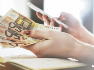 Rachel (30) had €30.000 schuld, maar helpt als coach nu andere jongeren