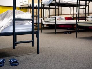 Groot tekort aan beschikbare plekken in overvolle vrouwenopvang