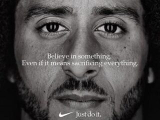 Mensen verbranden Nike-sneakers en Colin Kaepernick is de 'oorzaak'