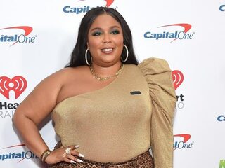 Lizzo laat haar meest sexy kant zien tijdens Savage x Fenty show