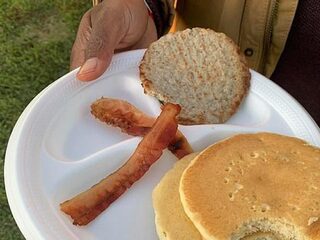 Kanye's Sunday Service 'brunchella' doet mensen denken aan Fyre Festival