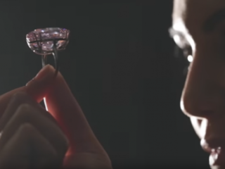 Duurste diamant ter wereld verkocht voor 67 miljoen euro