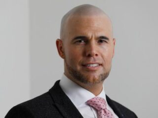 VIDEO: Oud-PVV'er Joram van Klaveren bekeert zich tot de islam