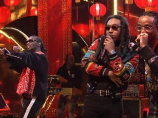 Migos doet 'Stir Fry' en 'Narcos' live in Saturday Night Live