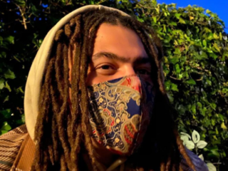 Fresku verzamelt beelden van racisme en politiegeweld in clip van 'Fada'