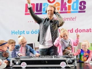 Armin van Buuren opent muziekstudio in ziekenhuis voor kinderen met kanker