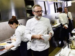 Italiaanse topkok redt voedsel van verspilling en kookt hiermee voor daklozen