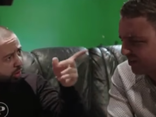 Ajouad loopt boos weg bij interview met Salaheddine