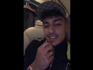 Boef mist vlucht en huurt privéjet om toch bij optreden op Mallorca te zijn