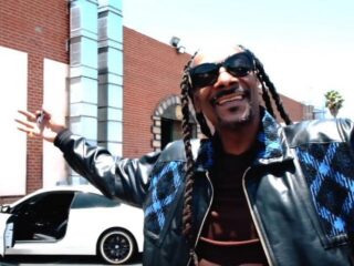 Snoop Dogg tovert legendarische dankspeech om in nieuwe track 'I Wanna Thank Me'