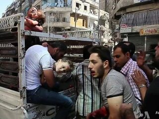 Syrische dokters beschrijven hoe het is om kinderen te behandelen na een gasaanval