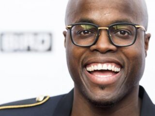 Jandino gaat proberen comedian te worden in New York