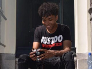 Amsterdamse Daniël (19) belandde als illegaal in gevangenis toen hij zich wilde inschrijven bij studie