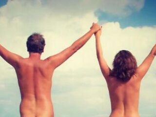 Vlaams koppel reist naakt de wereld rond