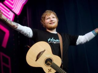 Ed Sheeran, Bruno Mars en Chris Stapleton blazen je omver met rockliedje 'BLOW'