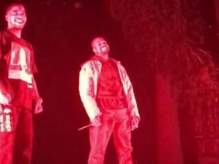 Kanye trekt zijn stoute Yeezy's aan en verschijnt onverwacht weer op stage