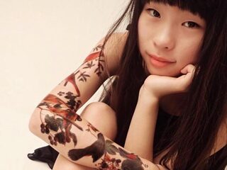 Noko (11) is een van de jongste leerling-tatoeëerders van ons land