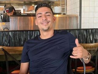 Boef koopt opnieuw sinterklaascadeaus voor kids in asielzoekerscentrum