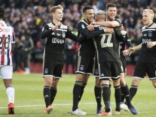Ajax pakt eerste prijs van het seizoen!