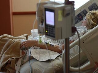 Vrouw die jarenlang in coma ligt krijgt baby