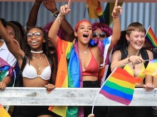 Hoe zou jij reageren als jouw favoriete artiest gay is?