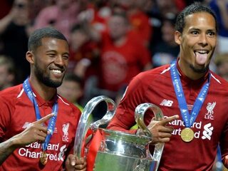 Social Talk: Van Dijk en Wijnaldum maken legendarische familiefoto