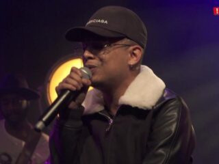 VIDEO: Ronnie Flex zingt nieuwe song 'Best Friend' bij On Stage