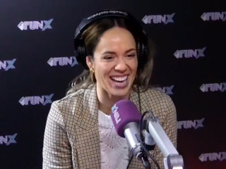 Nienke Plas krijgt zeven dilemma's: nooit meer zingen of nooit meer vloggen?