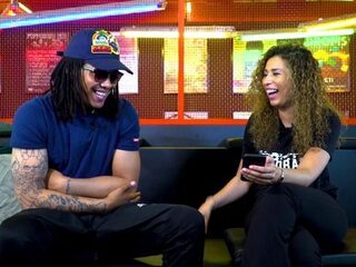 Ouassima kijkt in de telefoon van... Mario Cash!