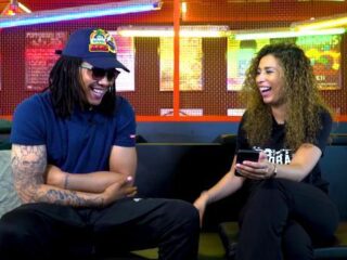 Ouassima kijkt in de telefoon van... Mario Cash!