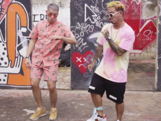 VIDEO: J Balvin en Bad Bunny hebben het gemunt op je vriendin