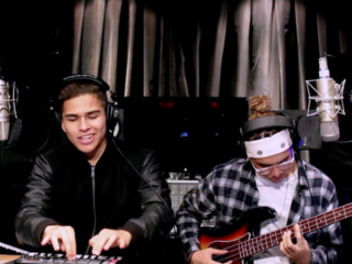 William Singe en Alex Aiono zingen 'Fake Love', 'Broccoli' & 'Caroline'