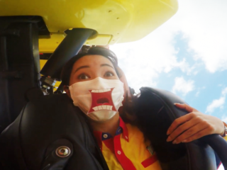 Japans pretpark deelt schreeuwstickers uit voor op je mondkapje