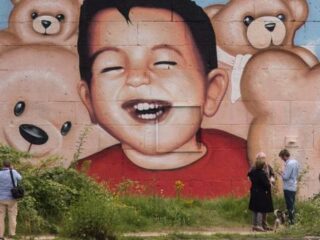 Emotioneel: vader van aangespoelde vluchteling Alan in TV Show op Reis