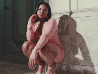 Talentvolle Aliyah (18) speelt FunX-karaokespel en bezorgt iedereen kippenvel