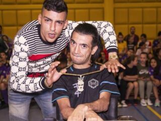 Boef verrast 'Stille Rapper' Fatih met een persoonlijke rap