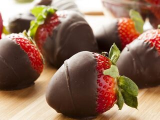 Ga mee met de hype: zo maak je de lekkerste aardbeien met chocolade