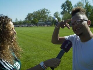 Ronnie Flex ondanks vliegangst in helikopter met Bevrijdingsdag
