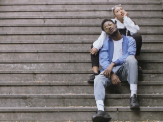 PRIMEUR: James Francis verliefd in video van 'Hit Me Up'