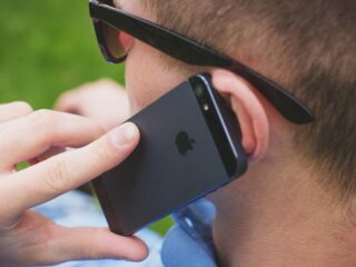 Rus eist geld: "Homo geworden door iPhone"