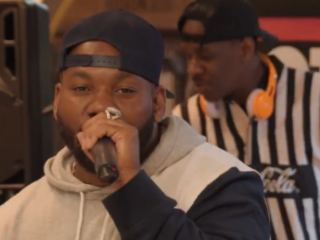 VIDEO: Wu-Tang's Raekwon treedt op in veganburgertent