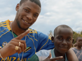 Sevn Alias over zijn indrukwekkende tijd in Tanzania: ''Het heeft effect op mij gehad''